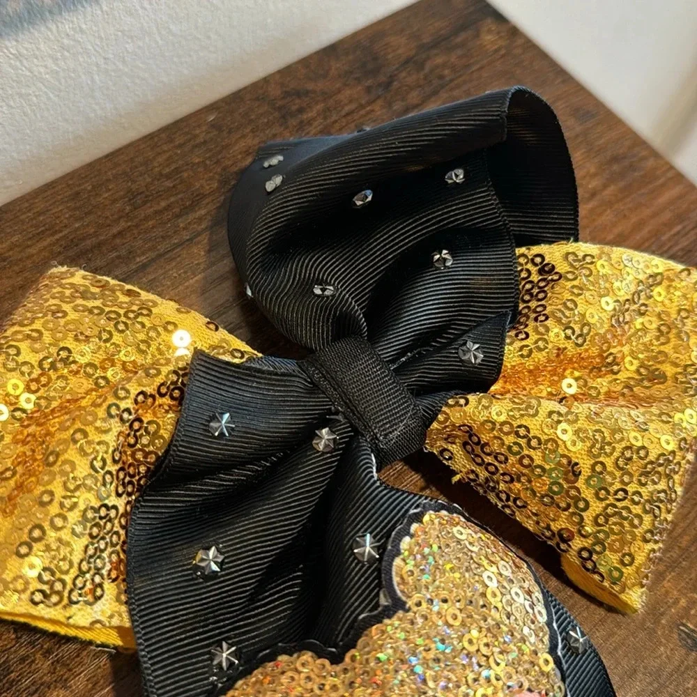Queen Bee L.O.L bow